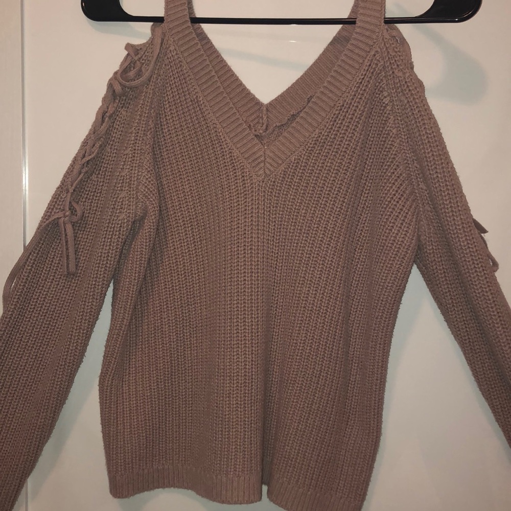 purple/mauve sweater with lace up sleeves